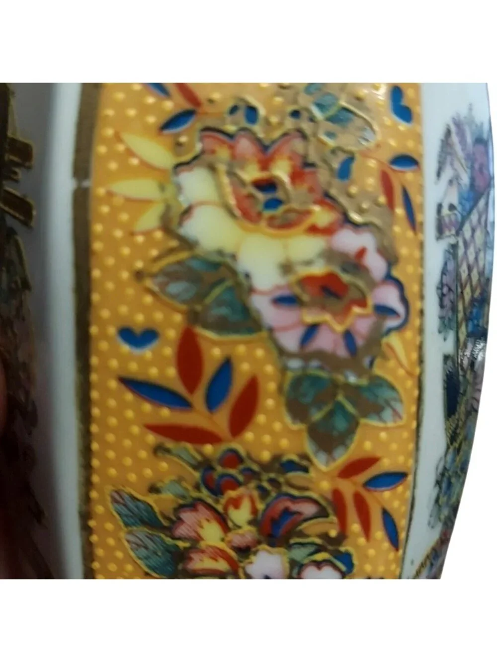 Satsuma Bud Vase Moriage Barrel Shaped Mini Porcelain Brush Pot Japan Vintage
